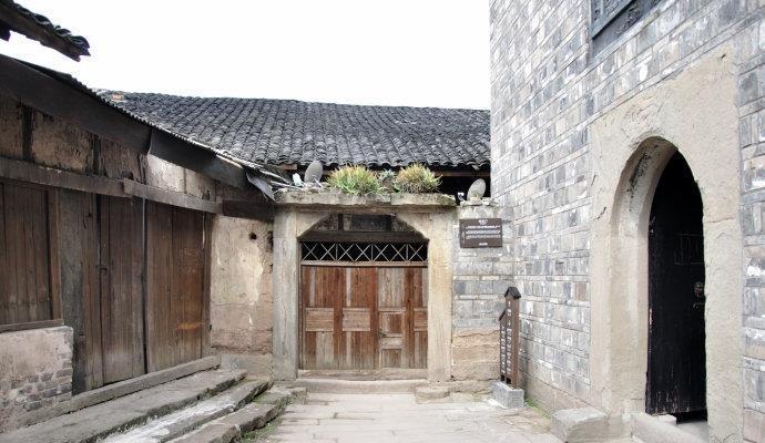 45岁韩国演员秋瓷炫大变样，温婉不再，大嘴抢镜，网友惊呼认不出